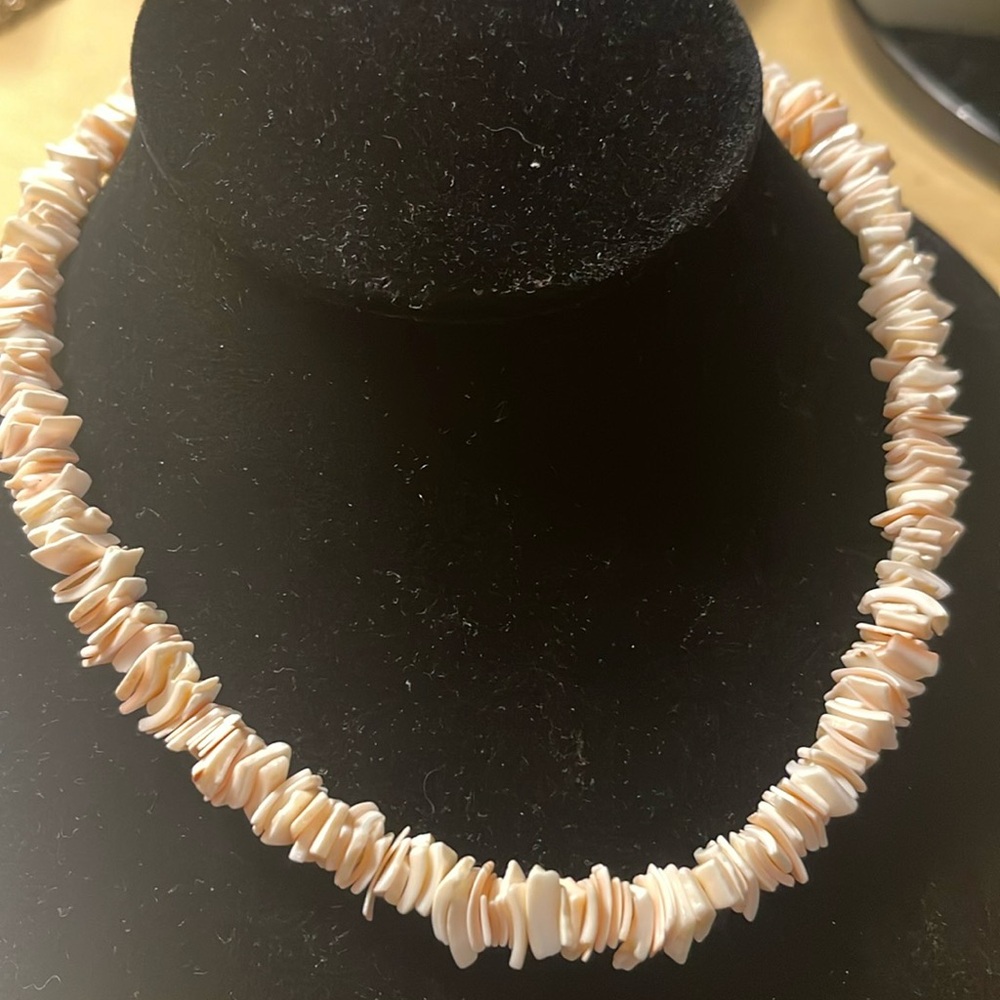 Vtg 90s Pooka Shell Short Necklace